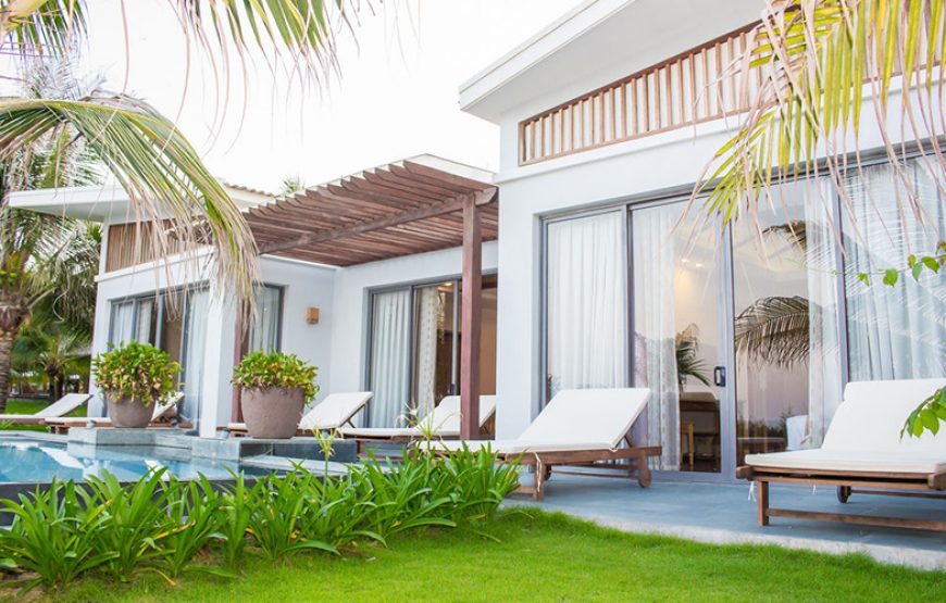 02-Bed Room Beach Front Bungalow