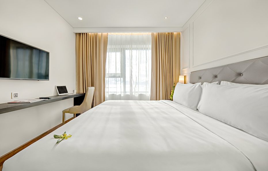 Deluxe Golden Bay