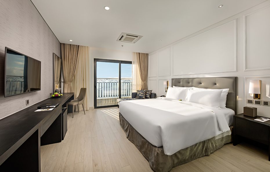 Deluxe Golden Bay