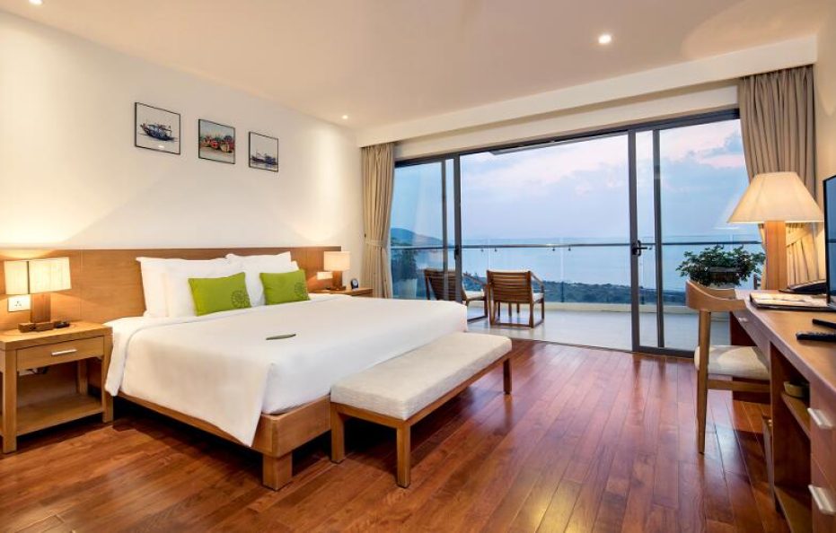 Deluxe hướng biển –  Ăn 03 bữa + Miễn phí 02 trẻ dưới 12 tuổi