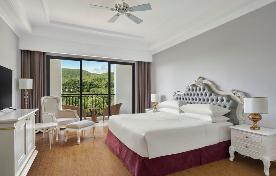 Deluxe | Ăn 03 bữa + Vui chơi Vinwonder