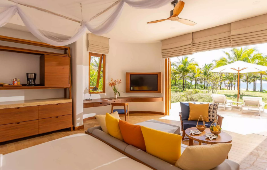 Khu Ana Villa | Beach Front Four-Bedroom Pool Villa