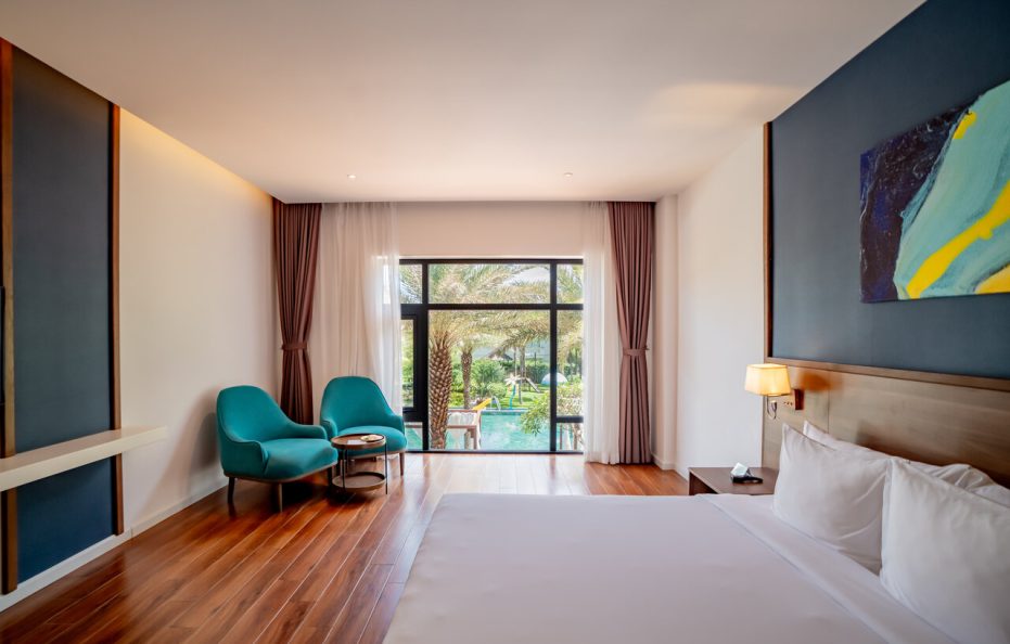 Deluxe hướng hồ bơi
