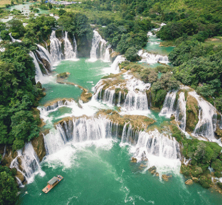 Tour Đông Bắc: Hà Giang – Lũng Cú – Đồng Văn – Mã Pí Lèng – Mèo Vạc – Cao Bằng – Thác Bản Giốc – Hồ Ba Bể – Hà Nội 7N6Đ