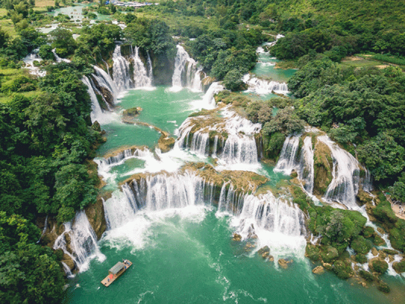 Tour Đông Bắc: Hà Giang – Lũng Cú – Đồng Văn – Mã Pí Lèng – Mèo Vạc – Cao Bằng – Thác Bản Giốc – Hồ Ba Bể – Hà Nội 7N6Đ